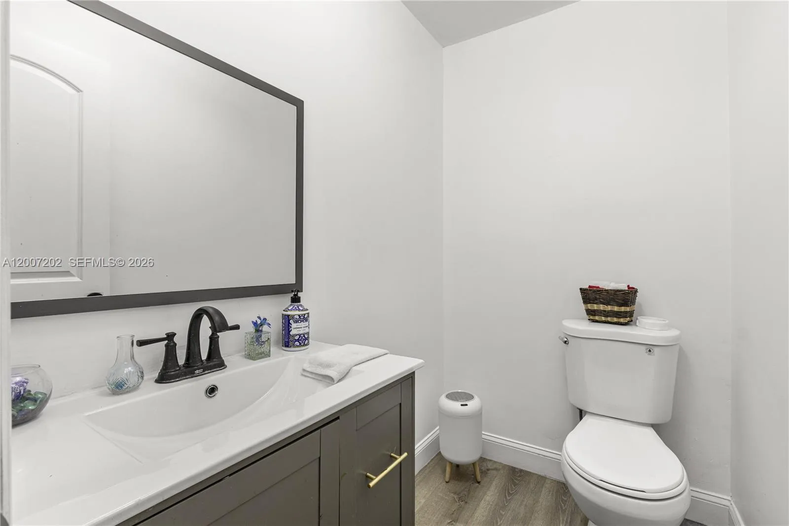 203 NE 12th Ave # 203, Homestead FL 33030