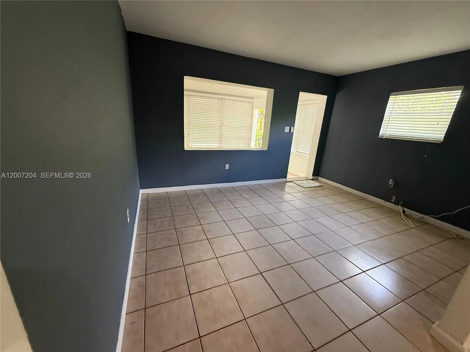 2483 SW 11th St # 2483, Miami FL 33135