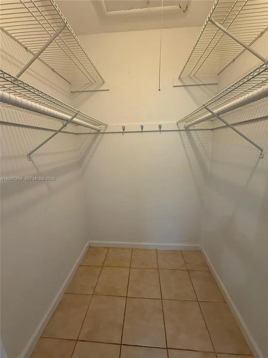 2483 SW 11th St # 2483, Miami FL 33135