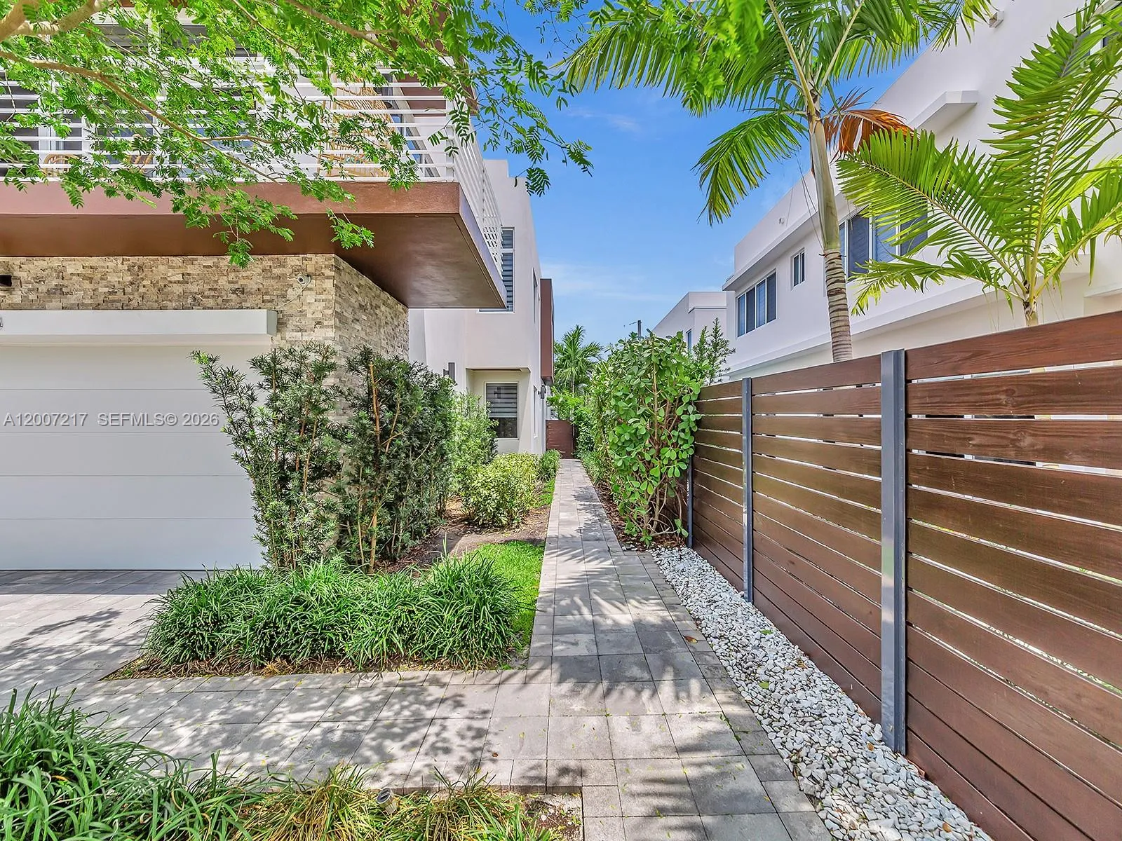 1808 Coral Ridge Dr, Fort Lauderdale FL 33305