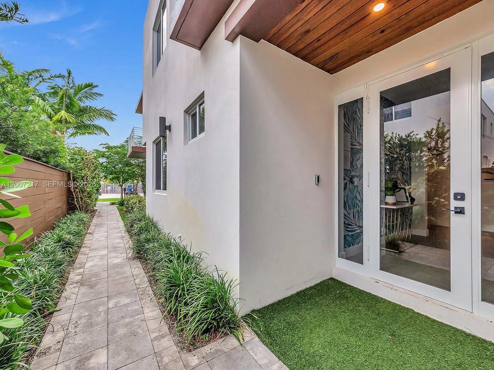 1808 Coral Ridge Dr, Fort Lauderdale FL 33305