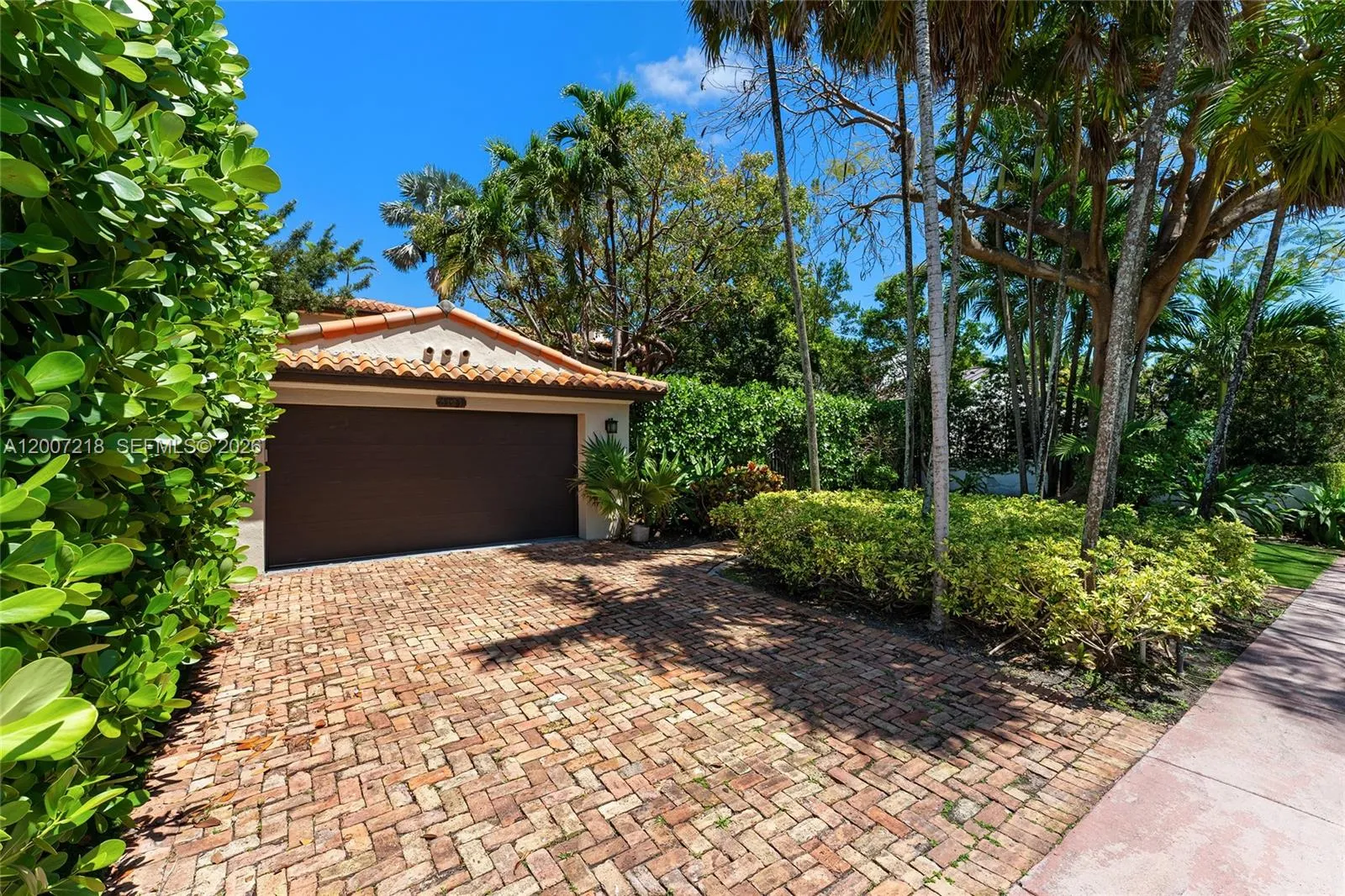 6121 La Gorce Dr, Miami Beach FL 33140