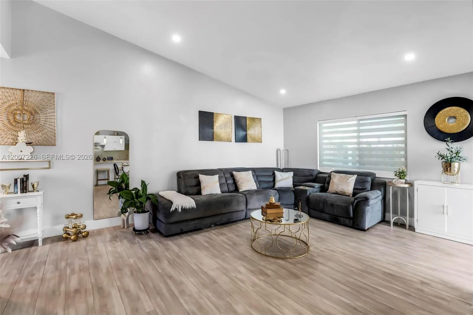 10048 SW 221st St, Cutler Bay FL 33190