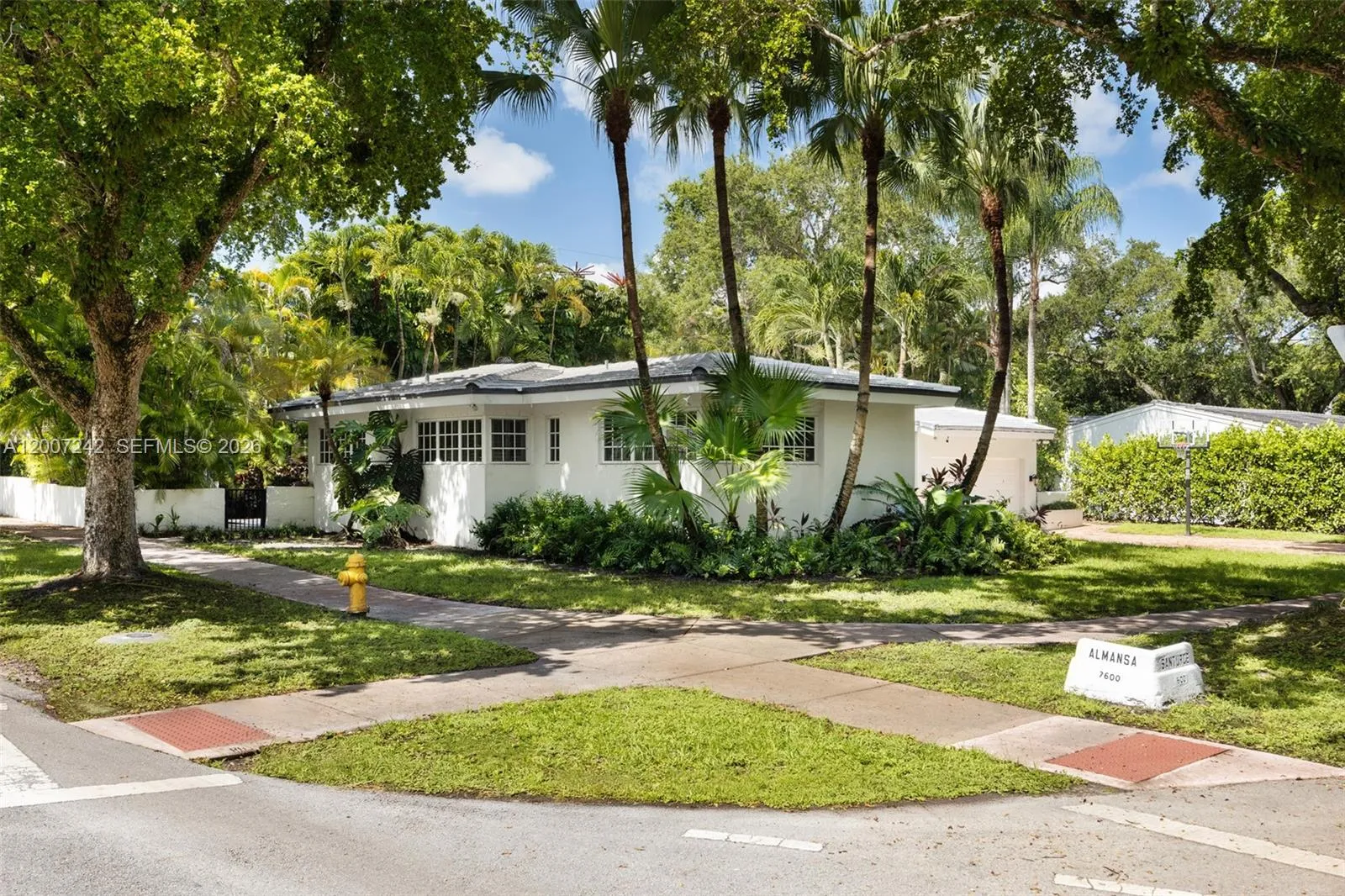 600 Santurce Ave, Coral Gables FL 33143