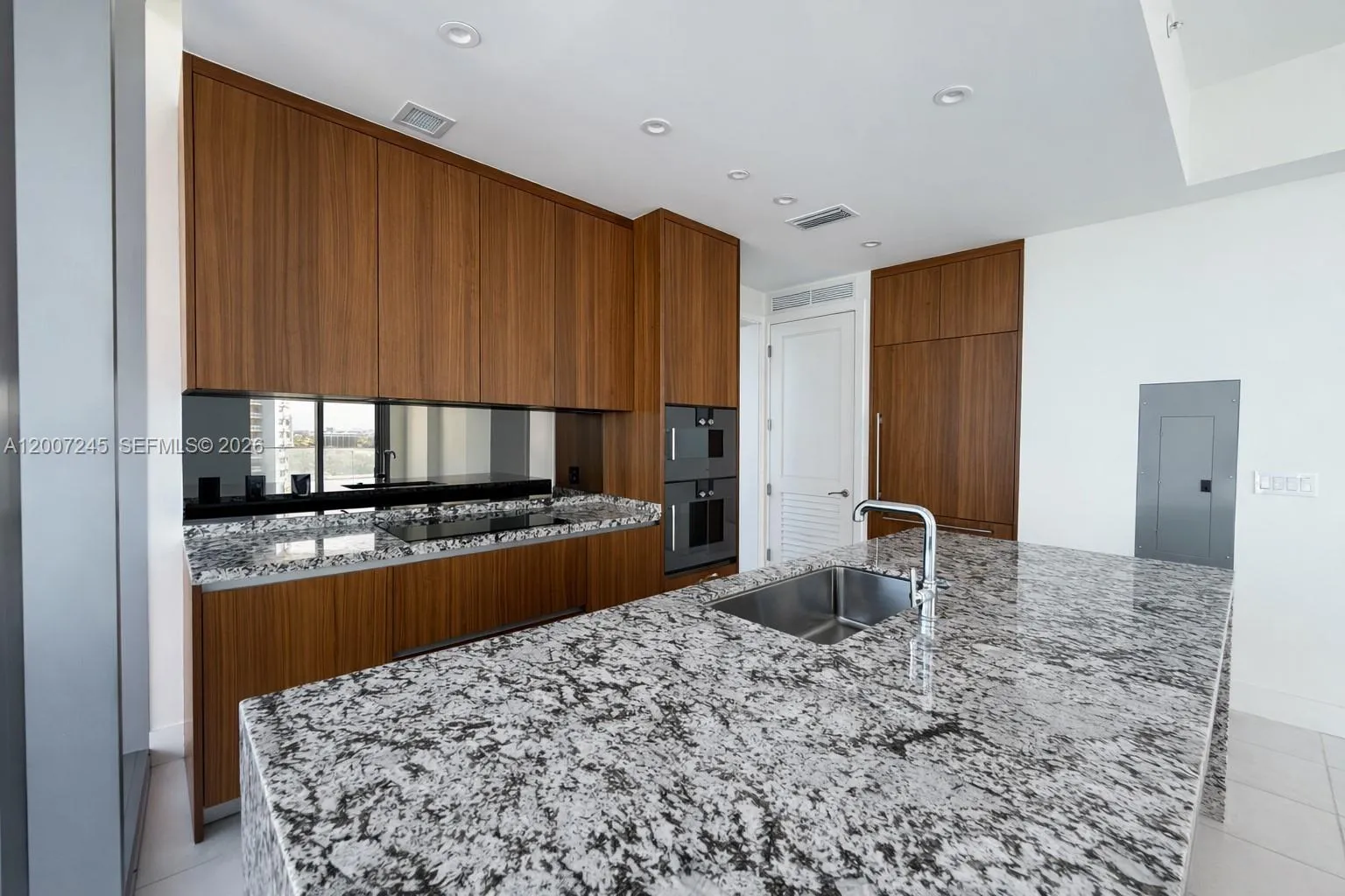 175 SE 25th Rd # 1204, Miami FL 33129