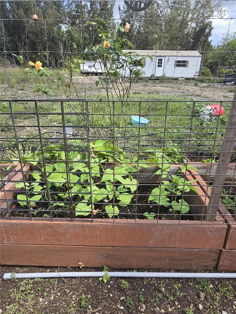 14370 SW 208 AVE, Miami FL 33196