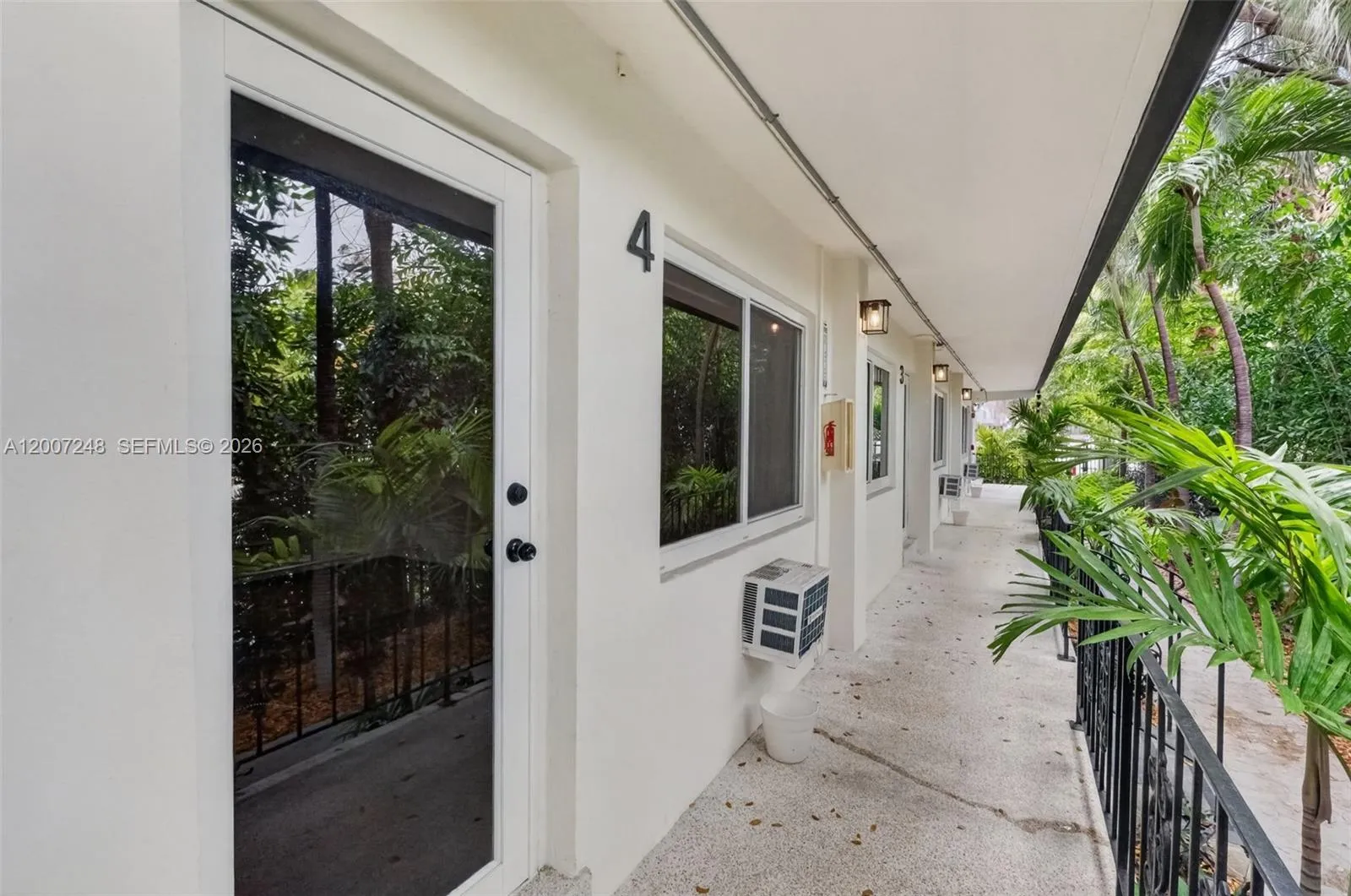 428 Collins Ave # 4, Miami Beach FL 33139