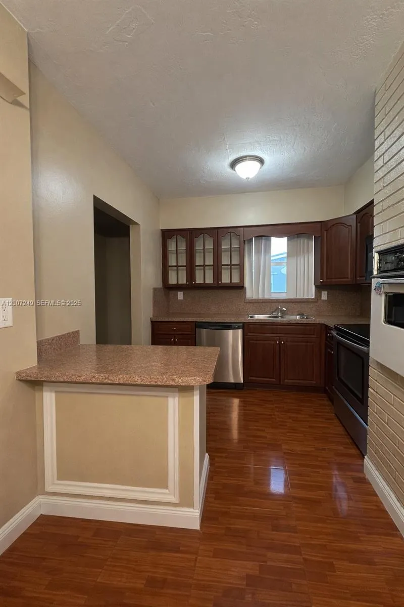 2724 Acapulco Dr, Miramar FL 33023