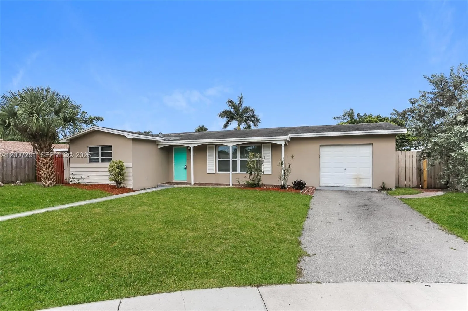 2720 SW 18th St, Fort Lauderdale FL 33312