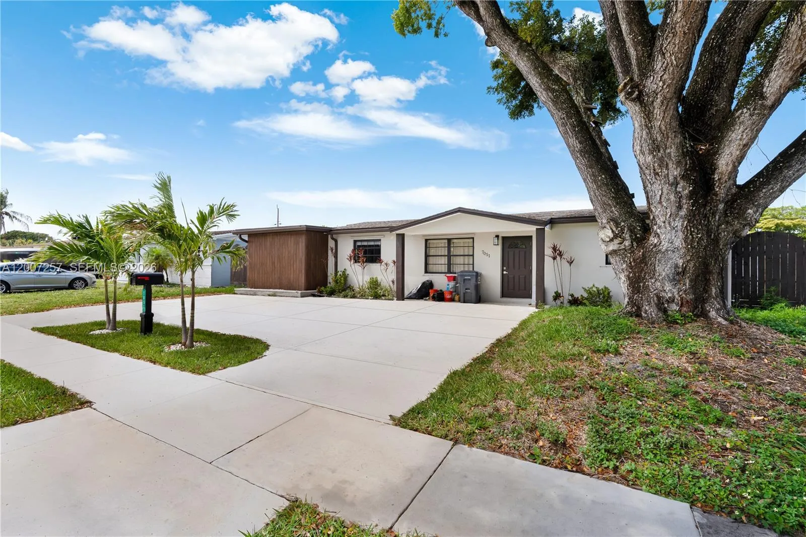 7051 Tyler St, Hollywood FL 33024