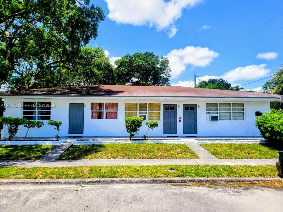 2099 NE 172 St, North Miami Beach FL 33162