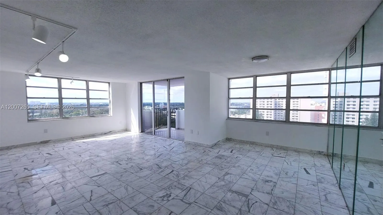 2750 NE 183rd St # 1405, Aventura FL 33160