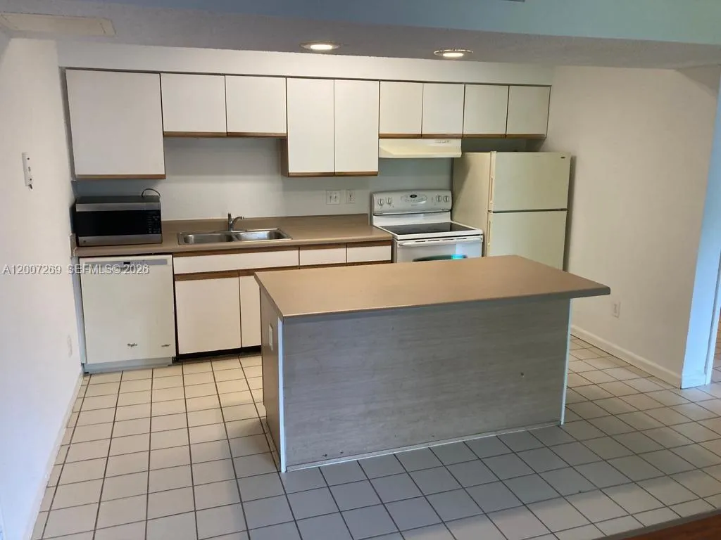 3985 W Mcnab Rd # A111, Pompano Beach FL 33069