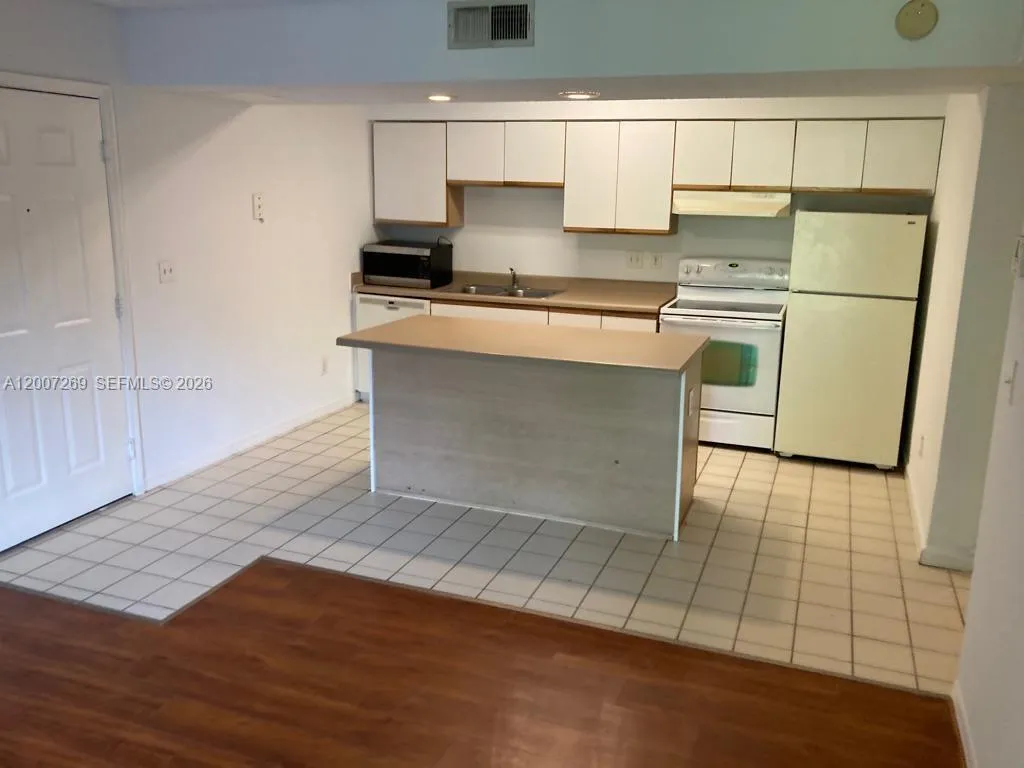 3985 W Mcnab Rd # A111, Pompano Beach FL 33069