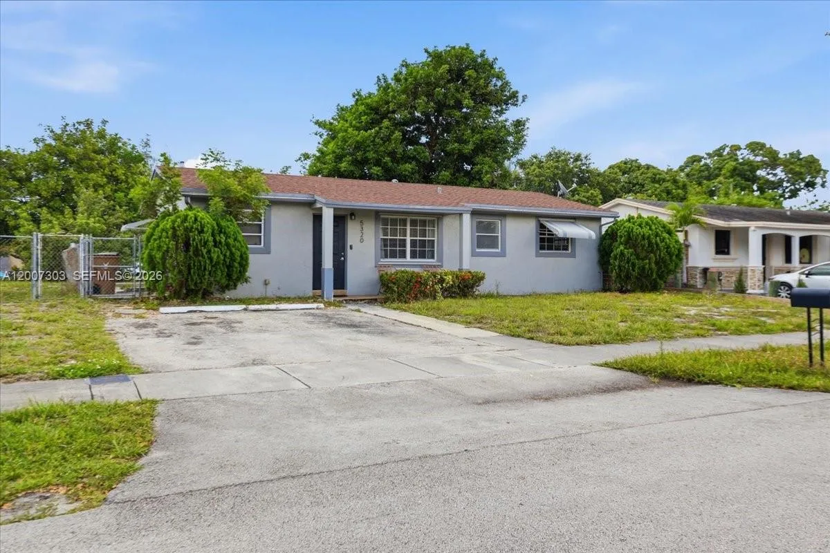 3 bedroom 2 bath for sale at 5320 NE 8th Ave, Deerfield Beach FL 33064