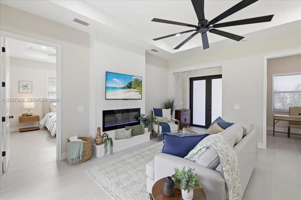 810 Sentinela Blvd, Lehigh Acres FL 33974