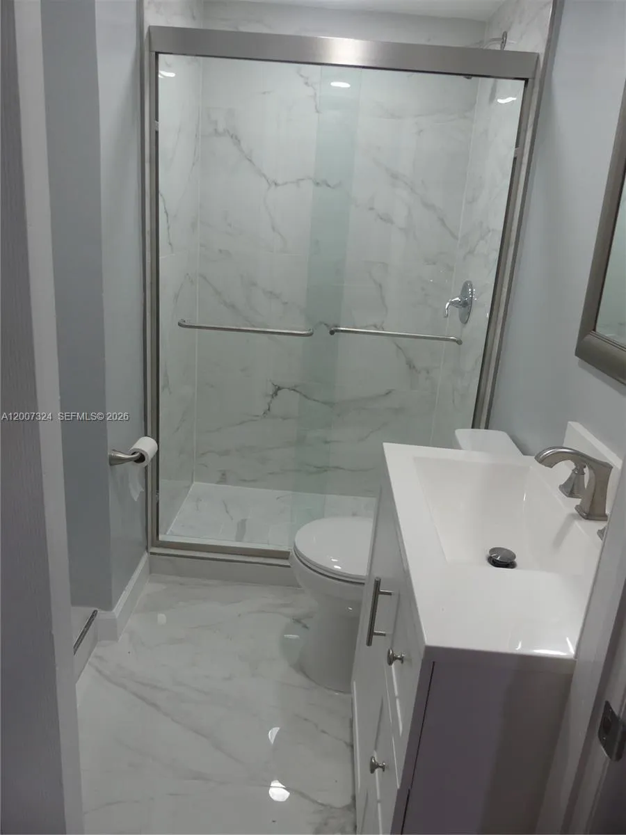 161-165 NW 40th St # 4, Oakland Park FL 33309