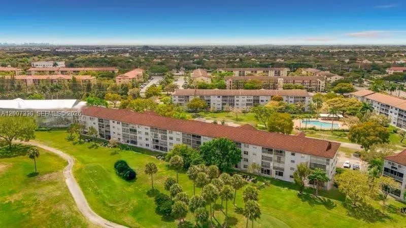 12501 SW 14th St # 112R, Pembroke Pines FL 33027