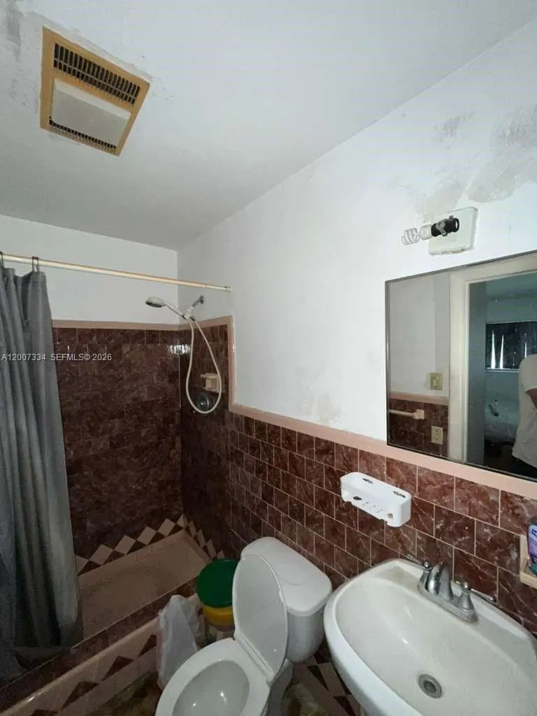 6841 SW 16th Ct, Pembroke Pines FL 33023