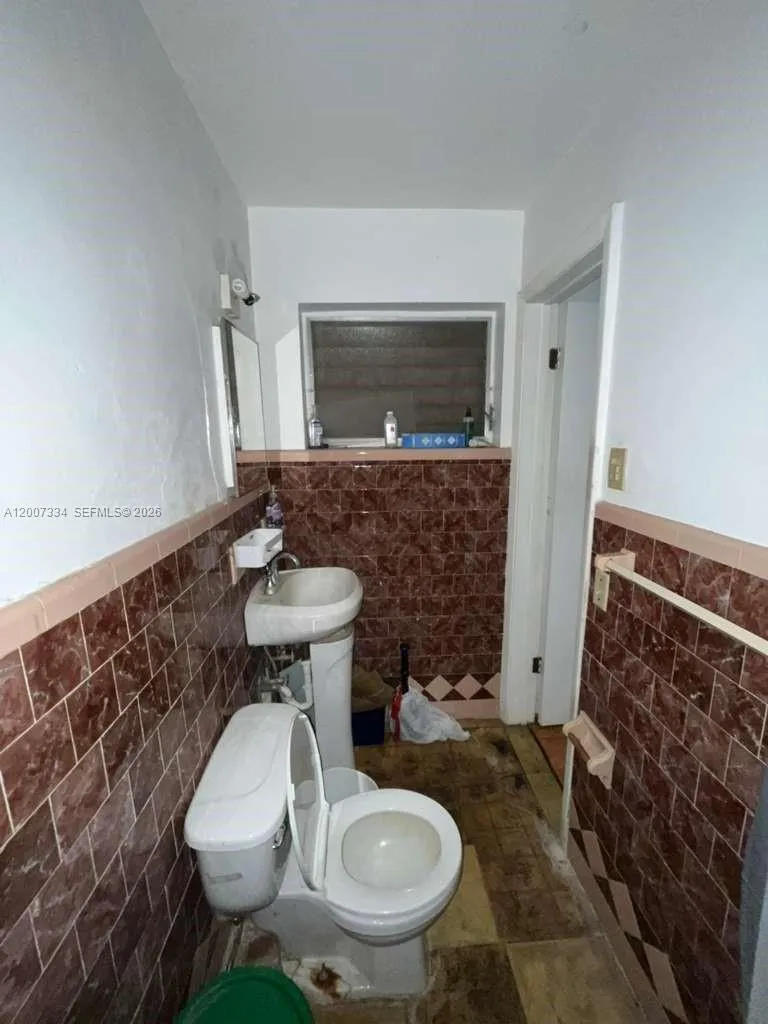 6841 SW 16th Ct, Pembroke Pines FL 33023