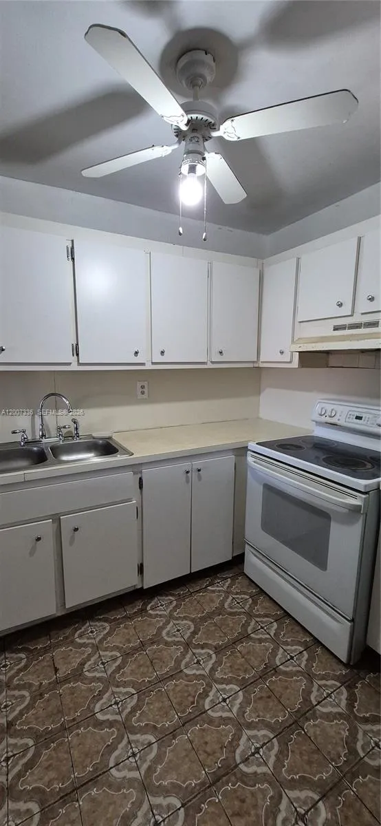 1850 W 56 # 2410, Hialeah FL 33012