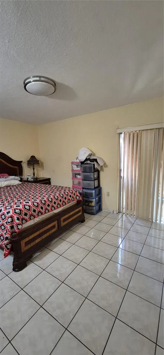 1850 W 56 # 2410, Hialeah FL 33012