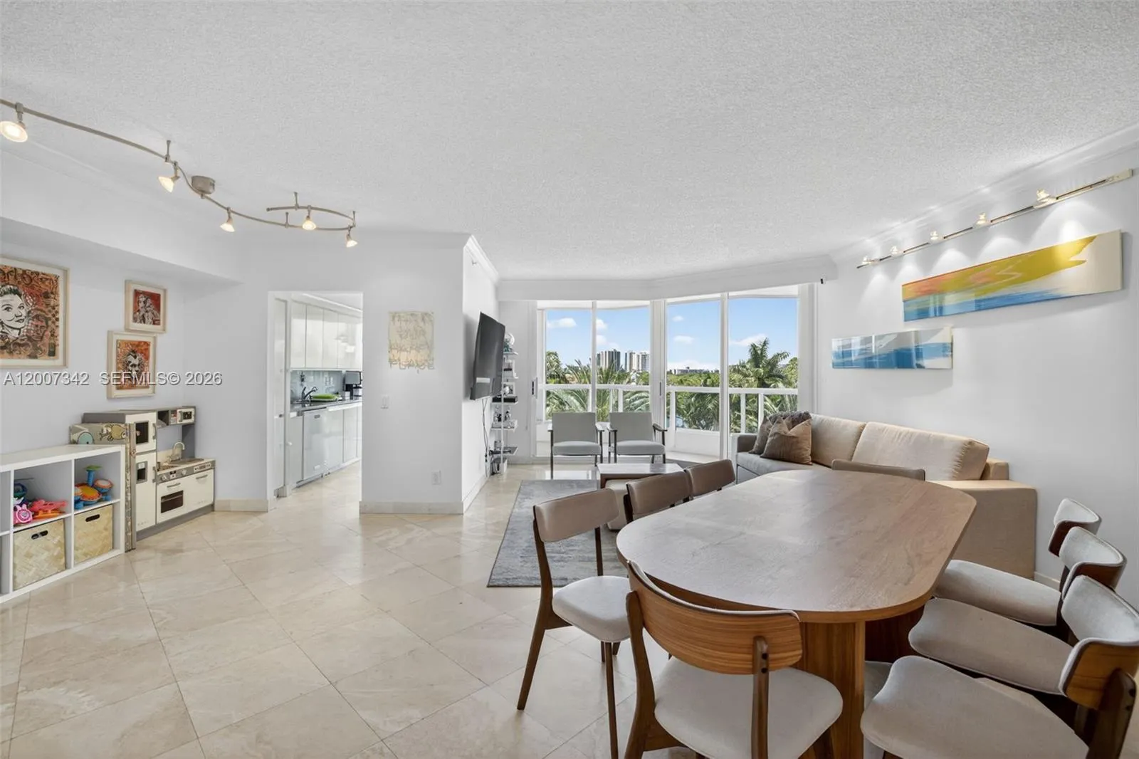 21205 Yacht Club Dr # 605, Aventura FL 33180