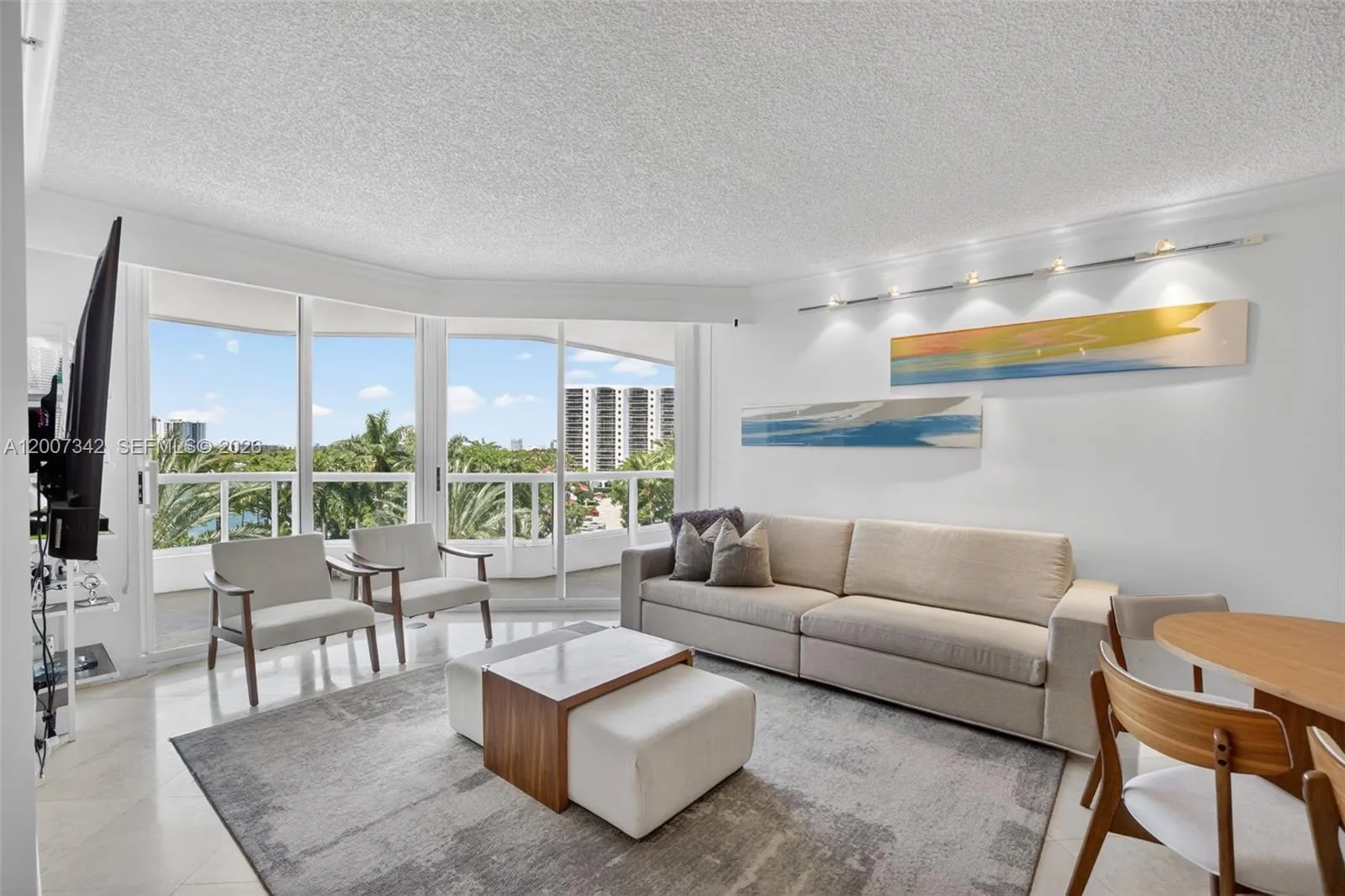 21205 Yacht Club Dr # 605, Aventura FL 33180