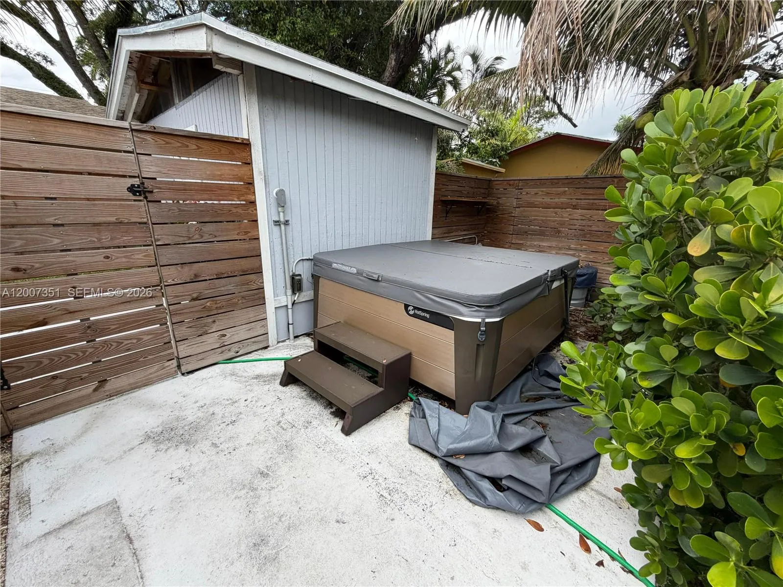 1823 SW 22nd St, Fort Lauderdale FL 33315