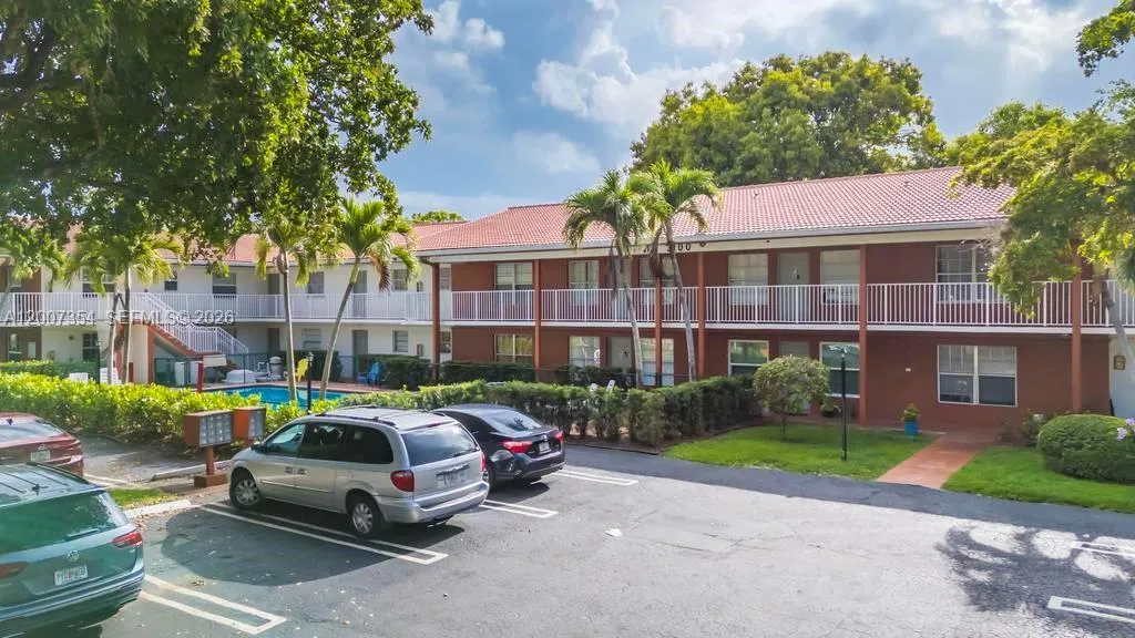 3100 Coral Springs Dr # 2H, Coral Springs FL 33065