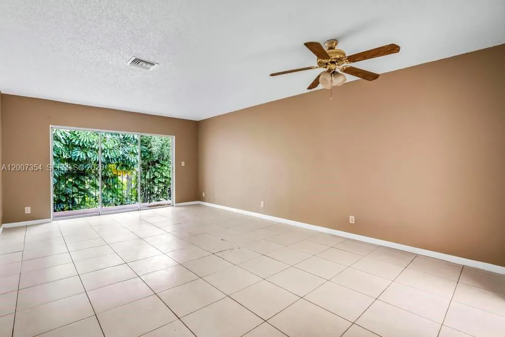 3100 Coral Springs Dr # 2H, Coral Springs FL 33065