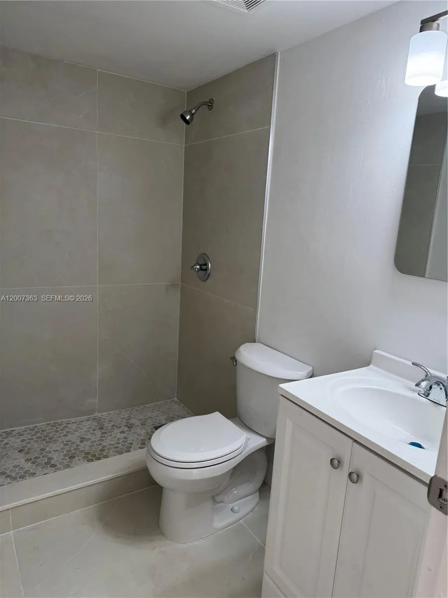 8261 NW 8th St # 130, Miami FL 33126