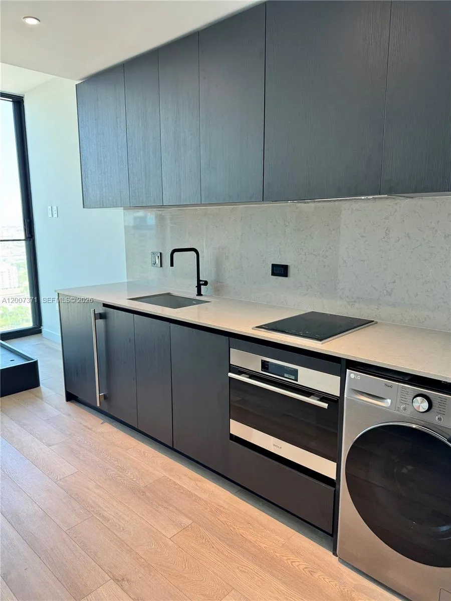 20 NE 11th St # 3012B, Miami FL 33132