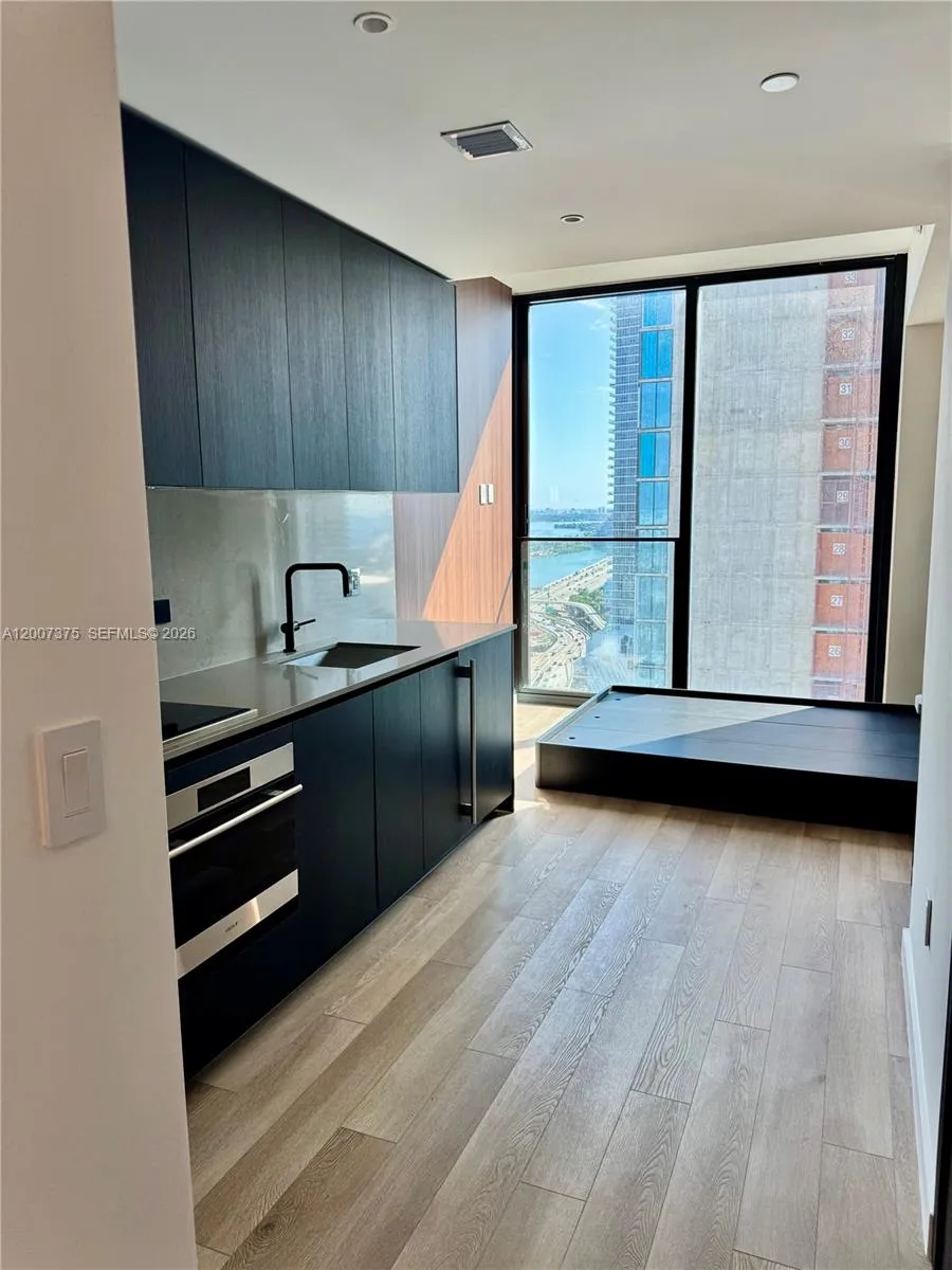 20 NE 11th St # 3006B, Miami FL 33132