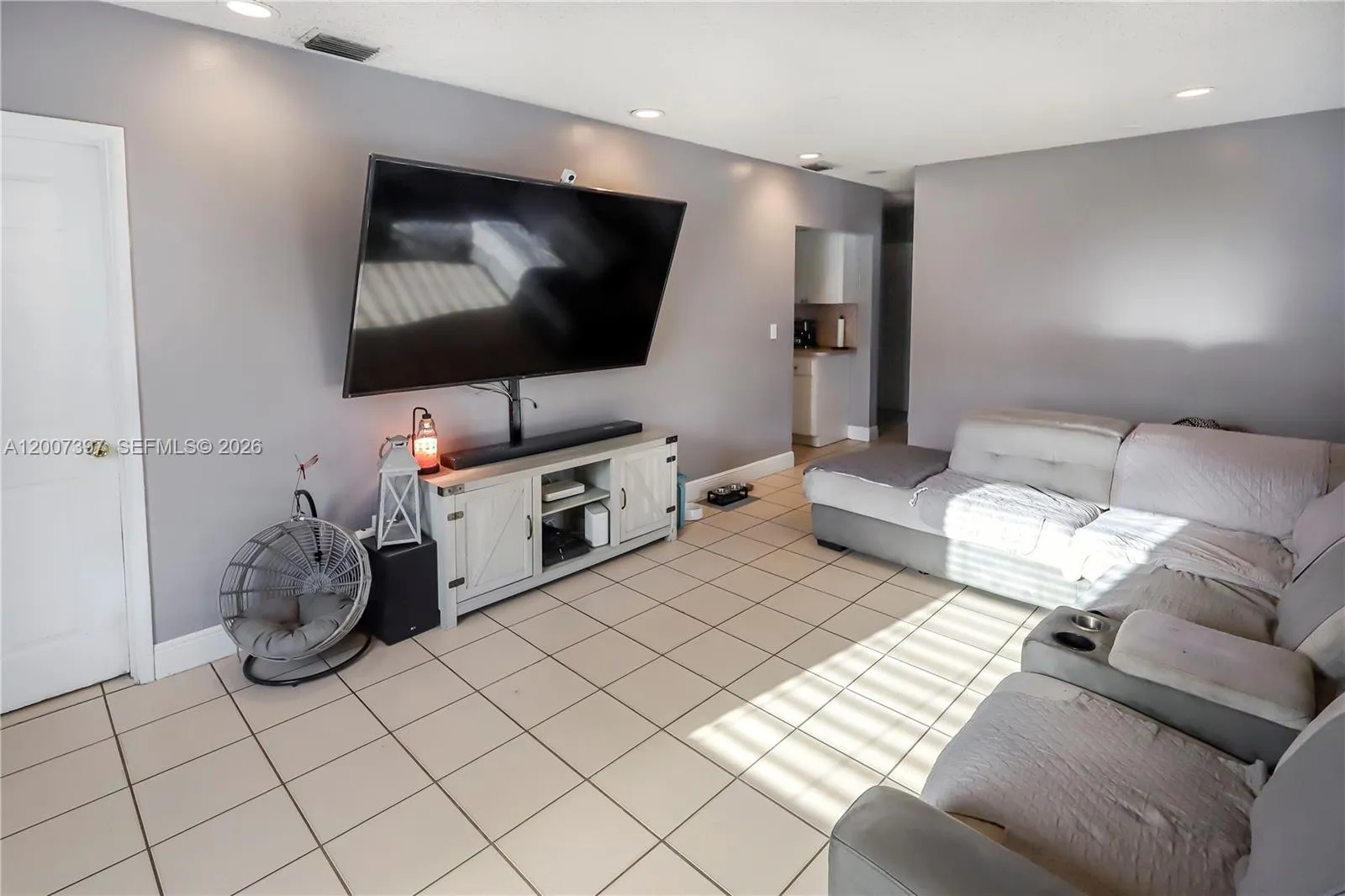 571 E 60th St, Hialeah FL 33013