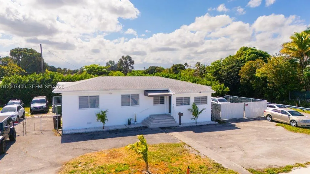 5290 Palm Ave, Hialeah FL 33012