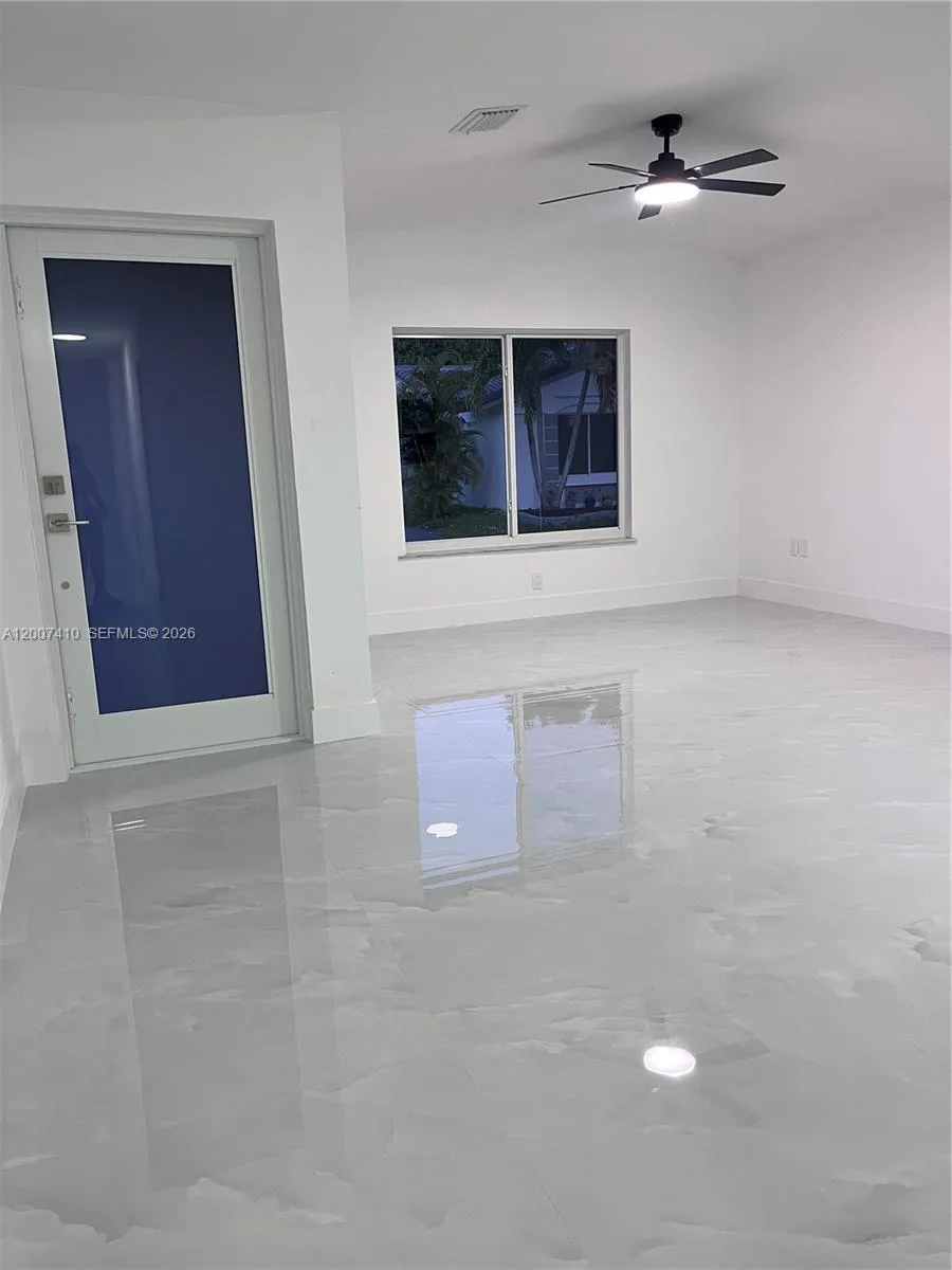 10058 SW 156th Ct, Miami FL 33196
