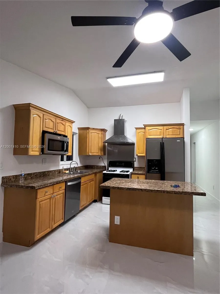 10058 SW 156th Ct, Miami FL 33196