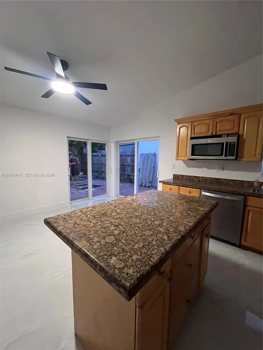 10058 SW 156th Ct, Miami FL 33196