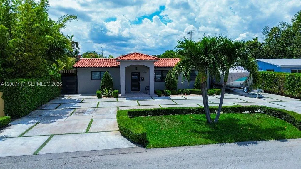 4210 W 6th Ave, Hialeah FL 33012