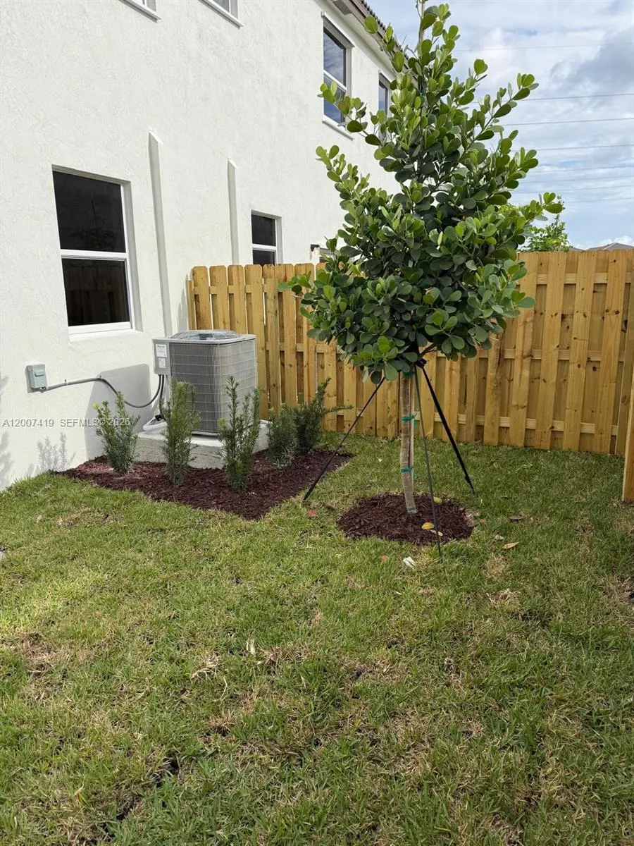 2573 SE 25th Ter # 0, Homestead FL 33035