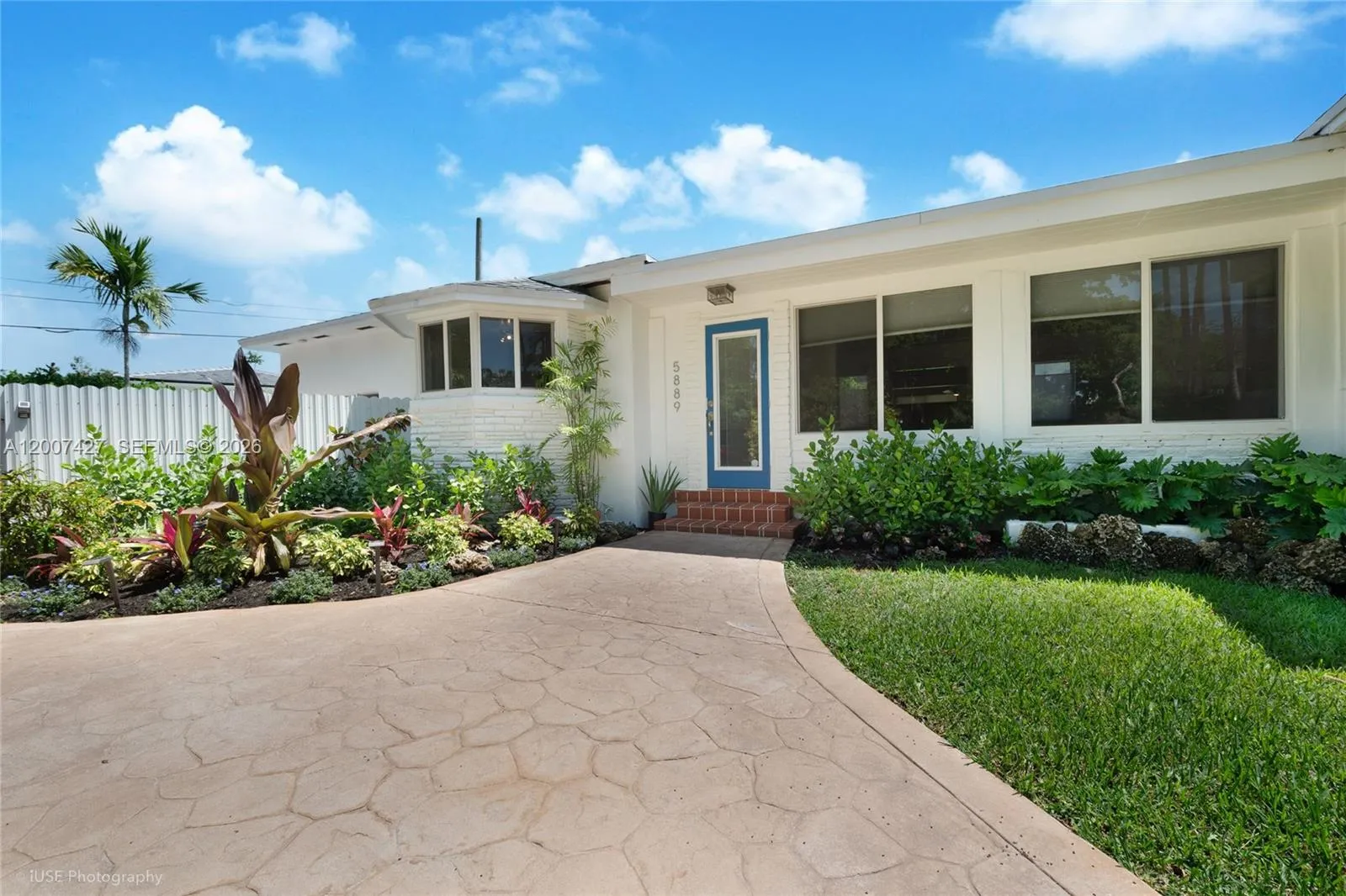 5889 Devonshire Blvd, Miami FL 33155