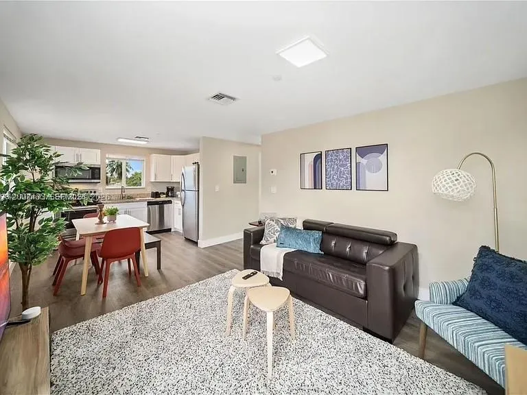 2320 Garfield St, Hollywood FL 33020