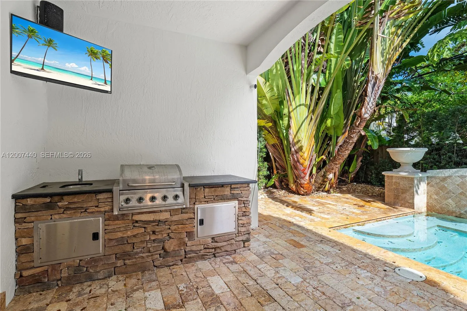 4065 Battersea Rd, Miami FL 33133