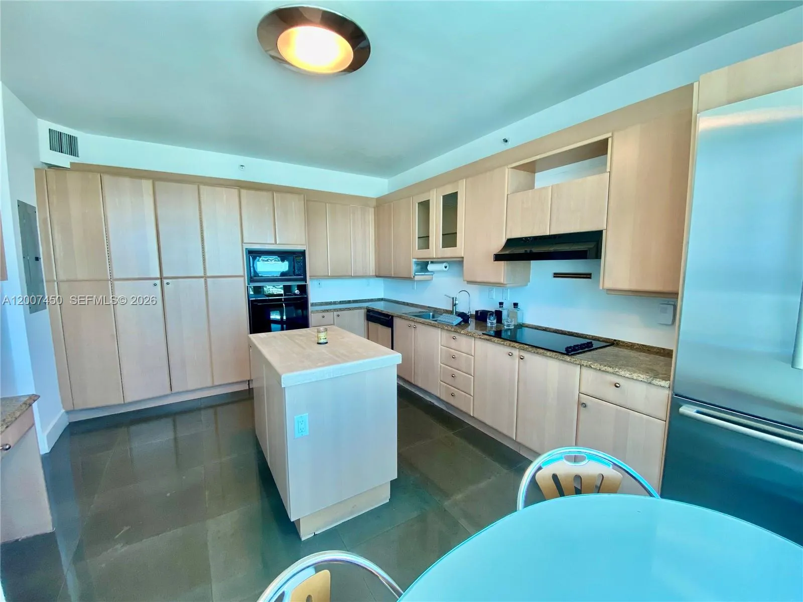 300 S Pointe Dr # 3204, Miami Beach FL 33139