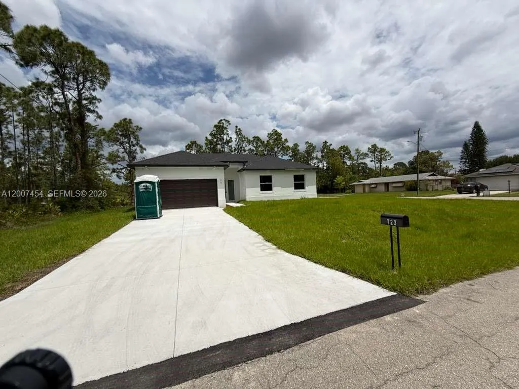 723 EPPS BROWN ST E # 723, Lehigh Acres FL 33974