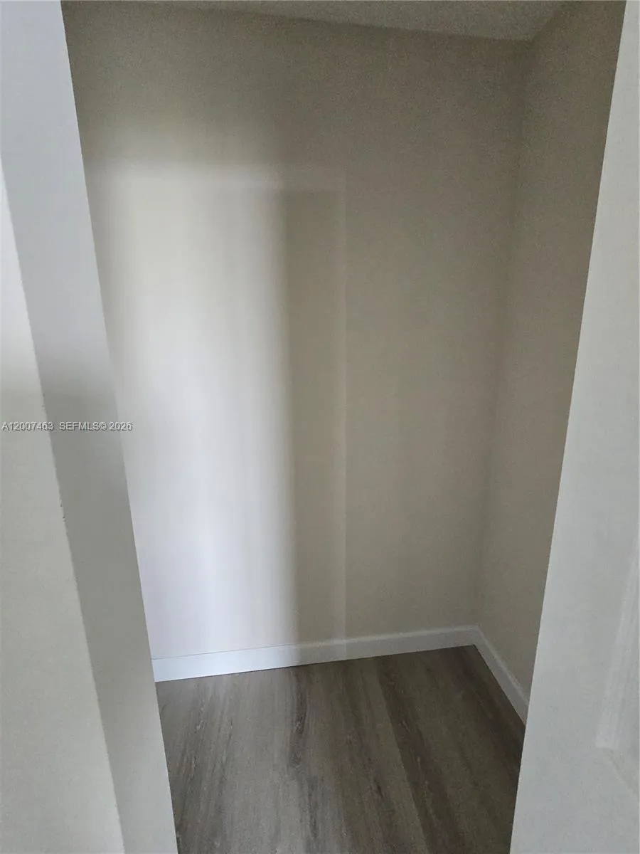 100 Bayview Dr # 1420, Sunny Isles Beach FL 33160