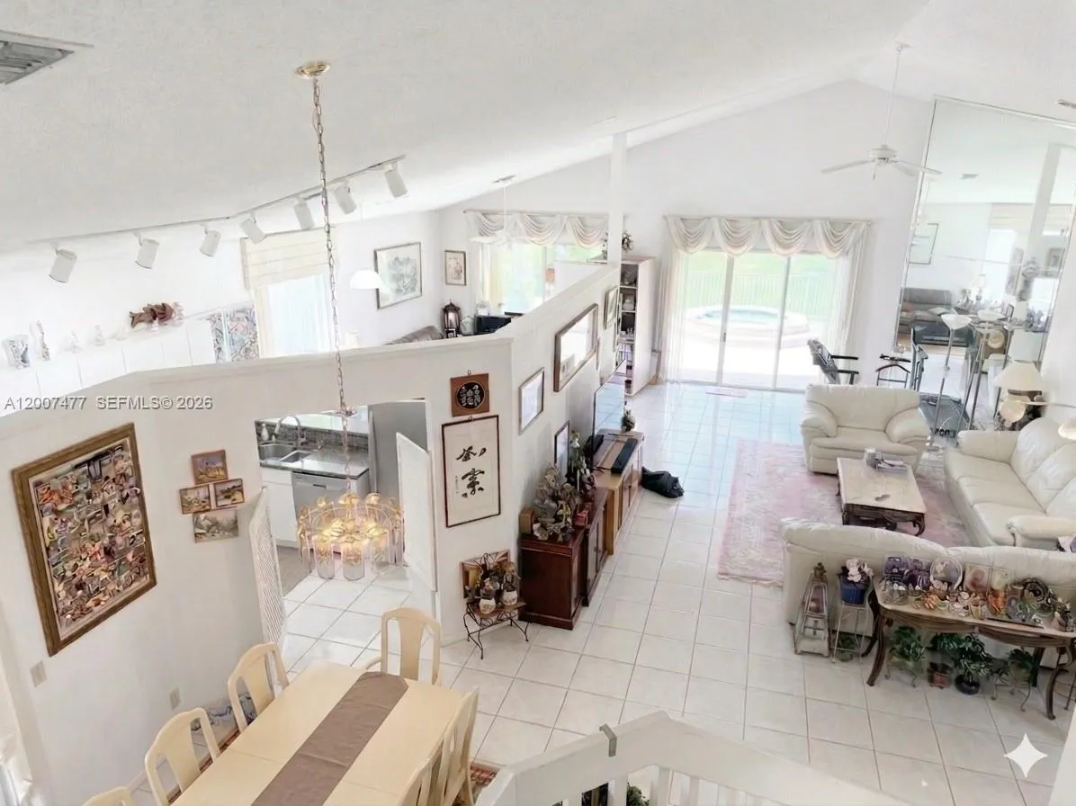 1510 W Lacosta Dr W, Pembroke Pines FL 33027