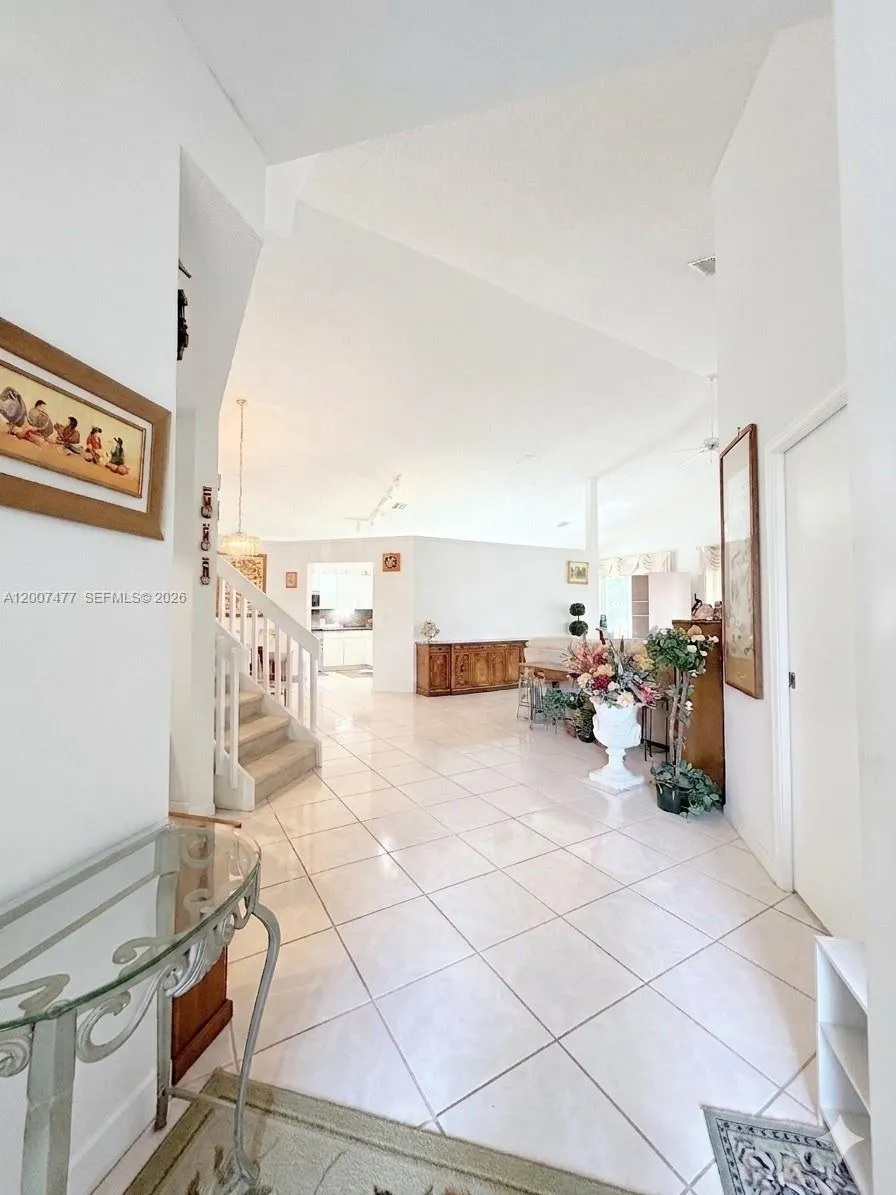 1510 W Lacosta Dr W, Pembroke Pines FL 33027