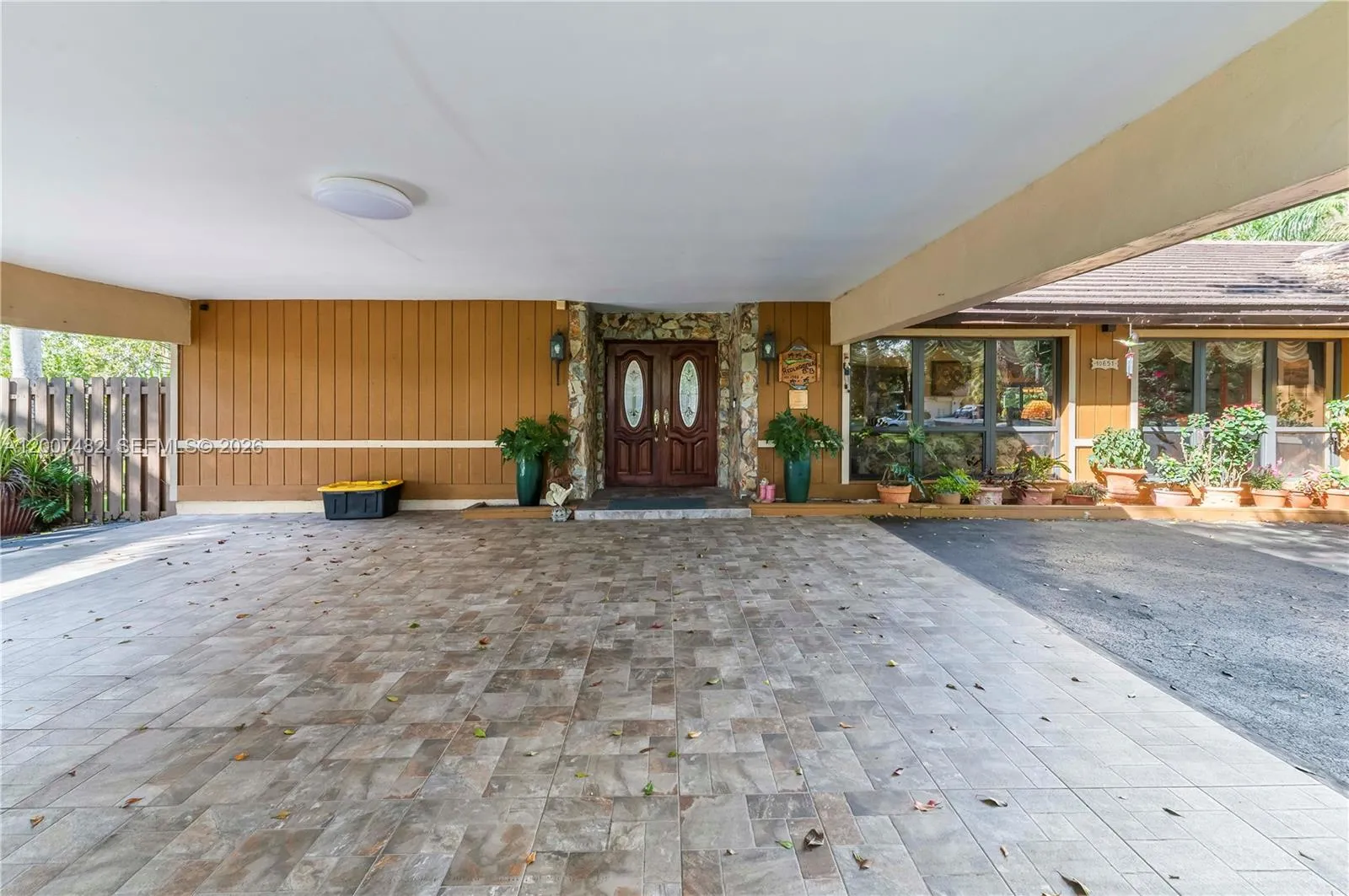 10651 SW 27th St, Davie FL 33328